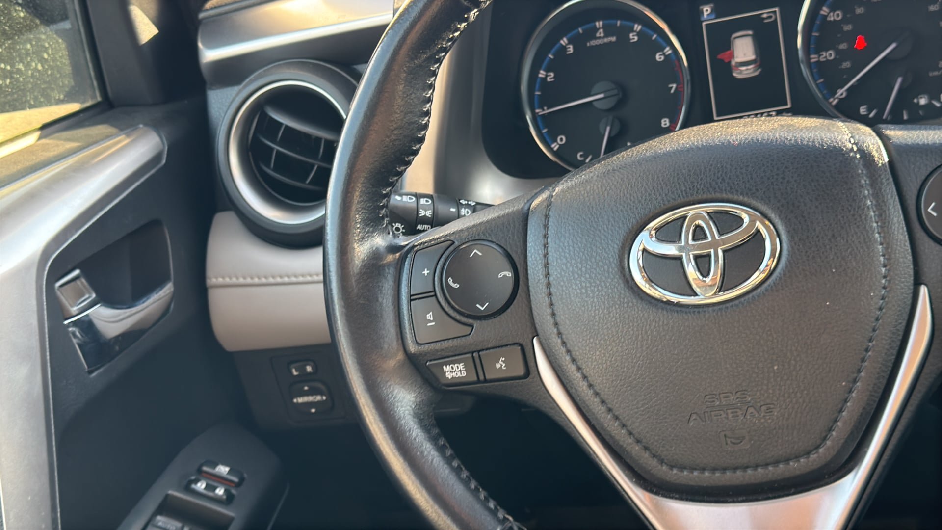 Used 2016 Toyota RAV4 XLE w/ Convenience Package AWD/4WD image 21
