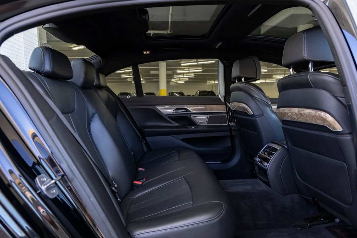 Used 2020 BMW 740i w/ M Sport Package RWD image 25