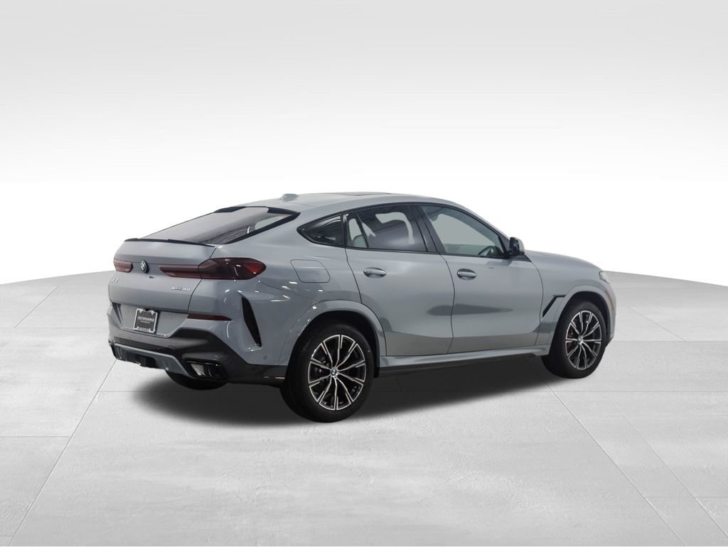 New 2026 BMW X6 xDrive40i w/ Climate Comfort Package image 5