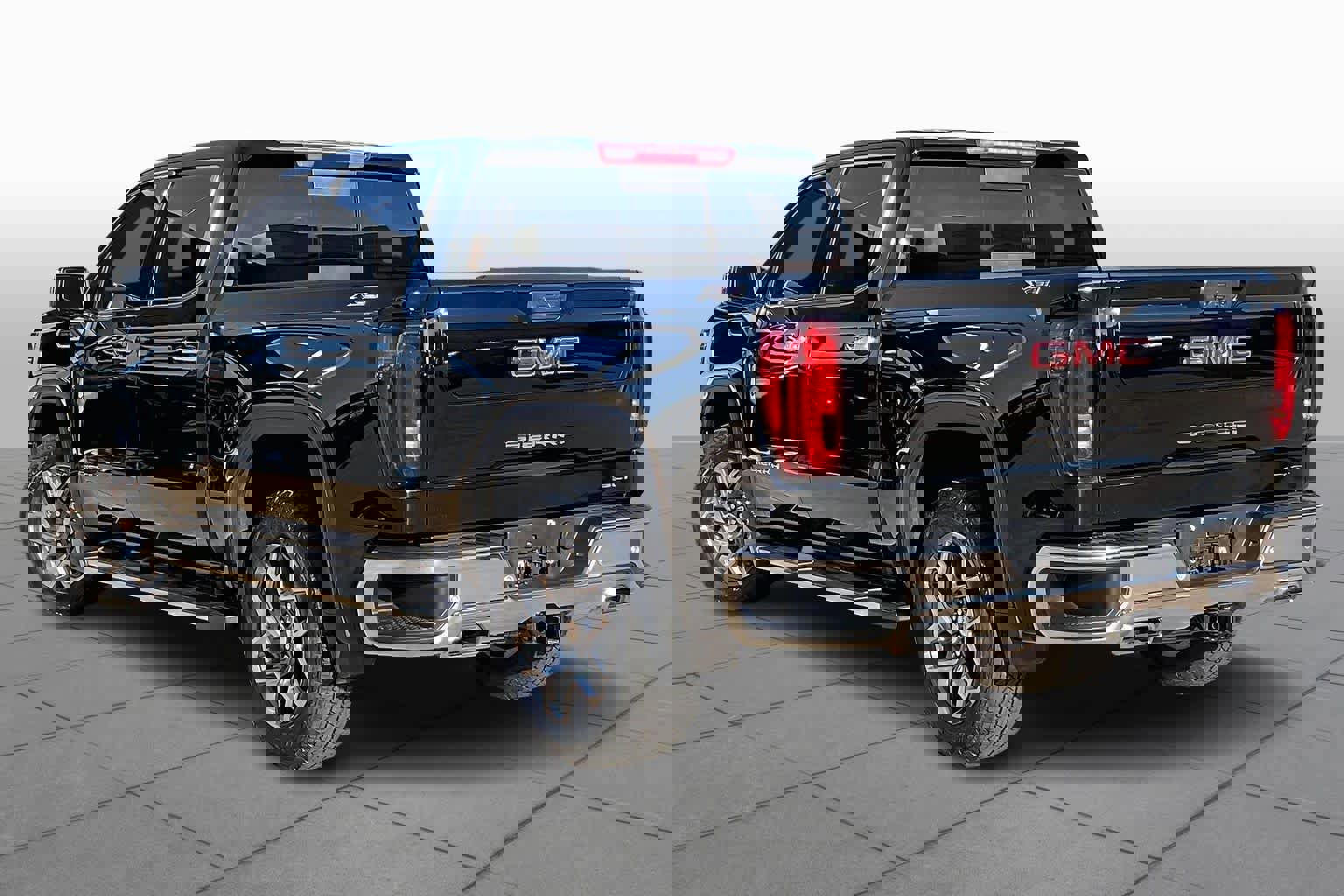 Certified 2025 GMC Sierra 1500 SLT w/ SLT Premium Plus Package image 12