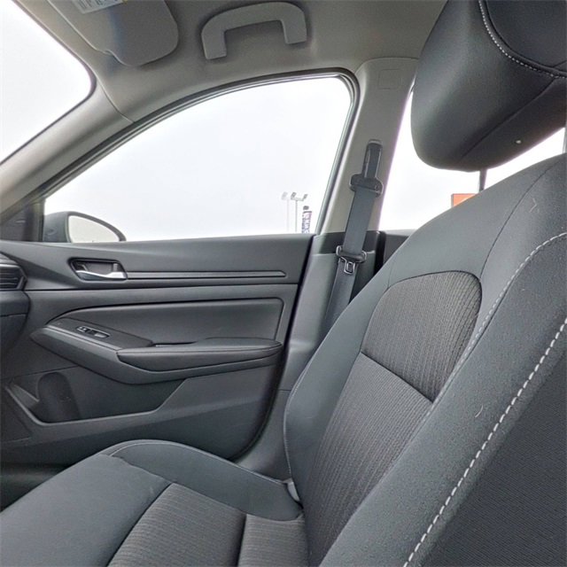 Used 2025 Nissan Altima 2.5 SV image 24