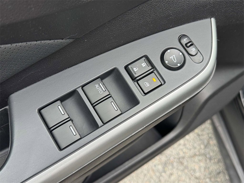 Used 2016 Honda CR-V Touring image 14