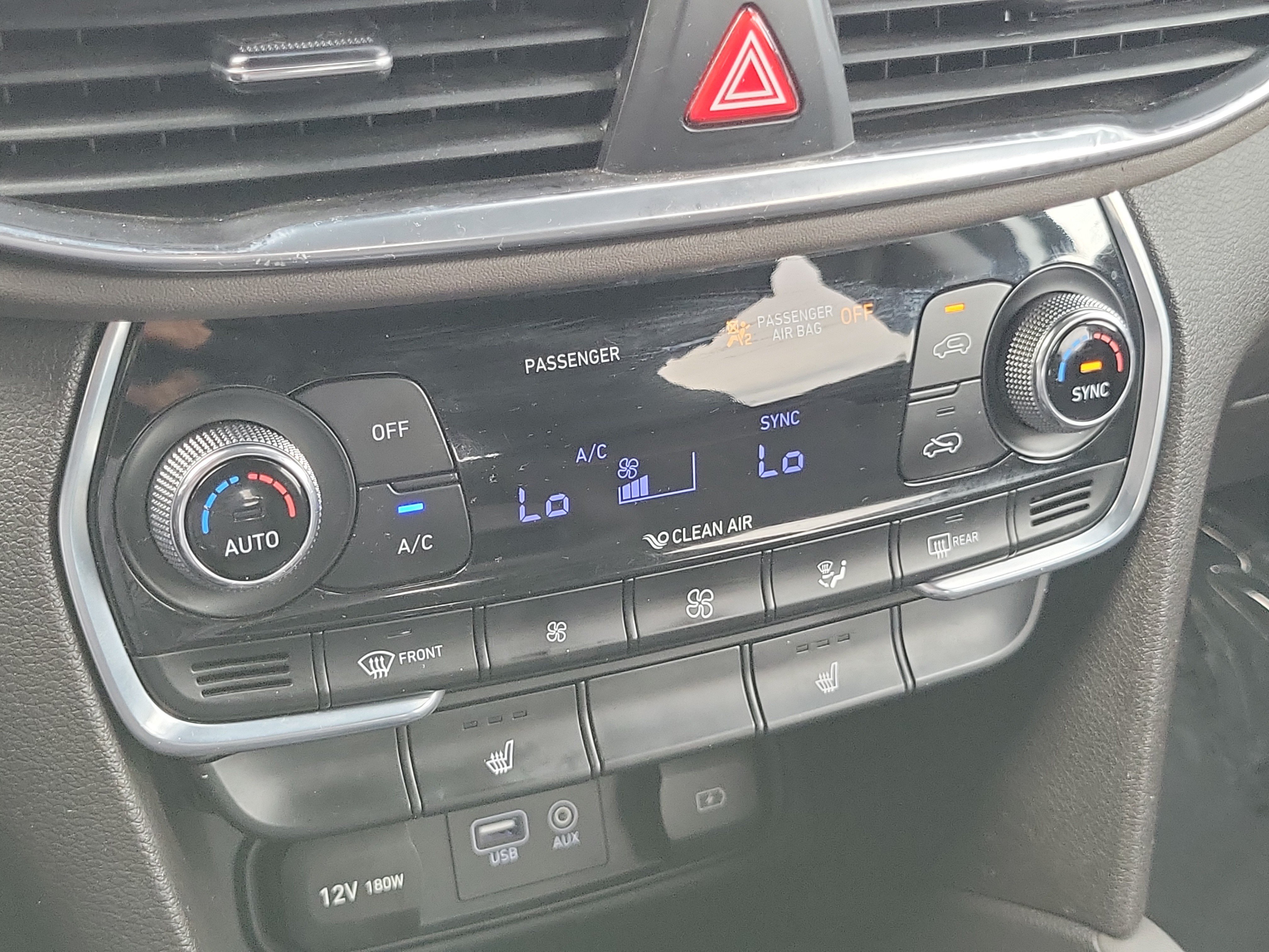 Used 2019 Hyundai Santa Fe SEL FWD image 28