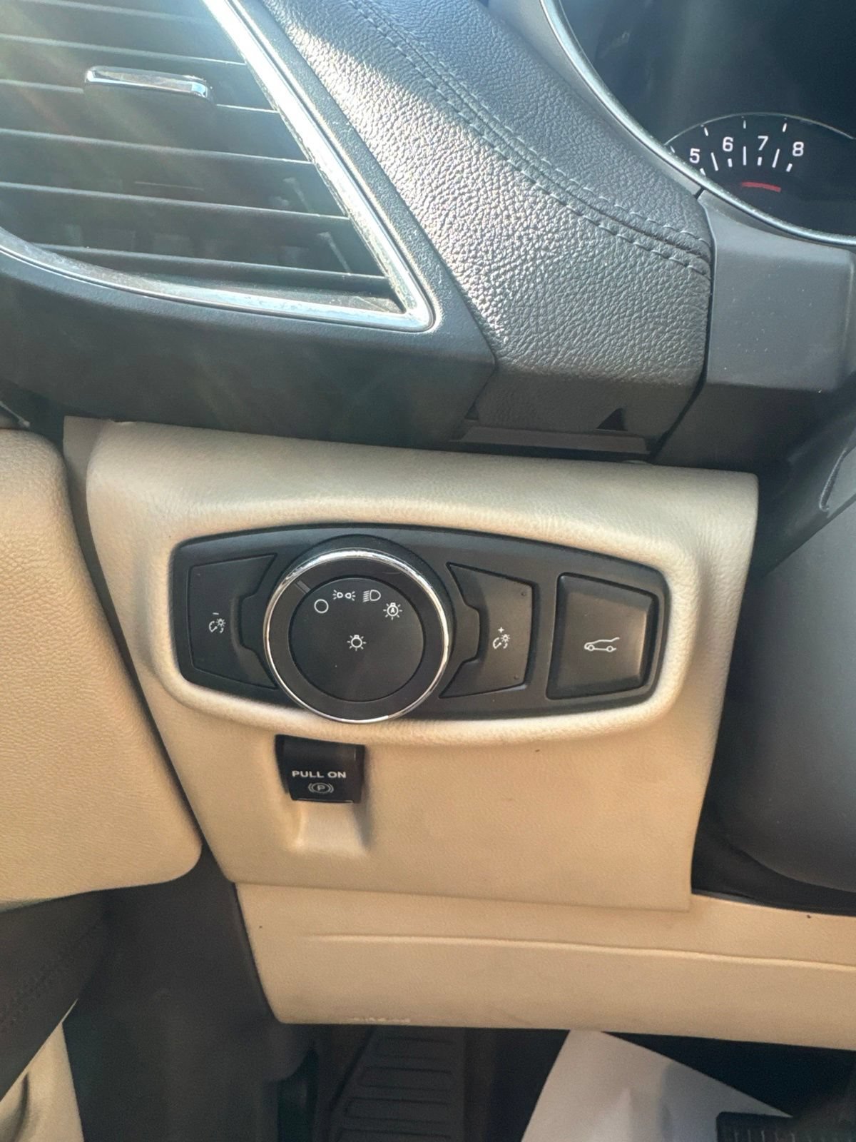 Used 2018 Lincoln MKX Reserve w/ Lincoln MKX Climate Package FWD image 18
