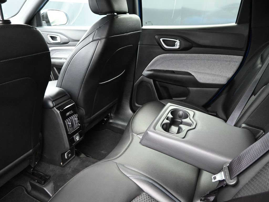 New 2026 Jeep Compass Latitude image 24
