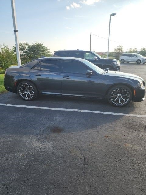 Used 2015 Chrysler 300 S RWD image 3