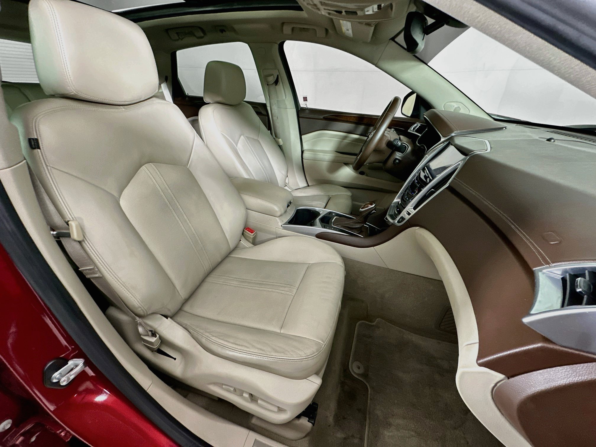 Used 2013 Cadillac SRX Luxury w/ Driver Awareness Package FWD image 31