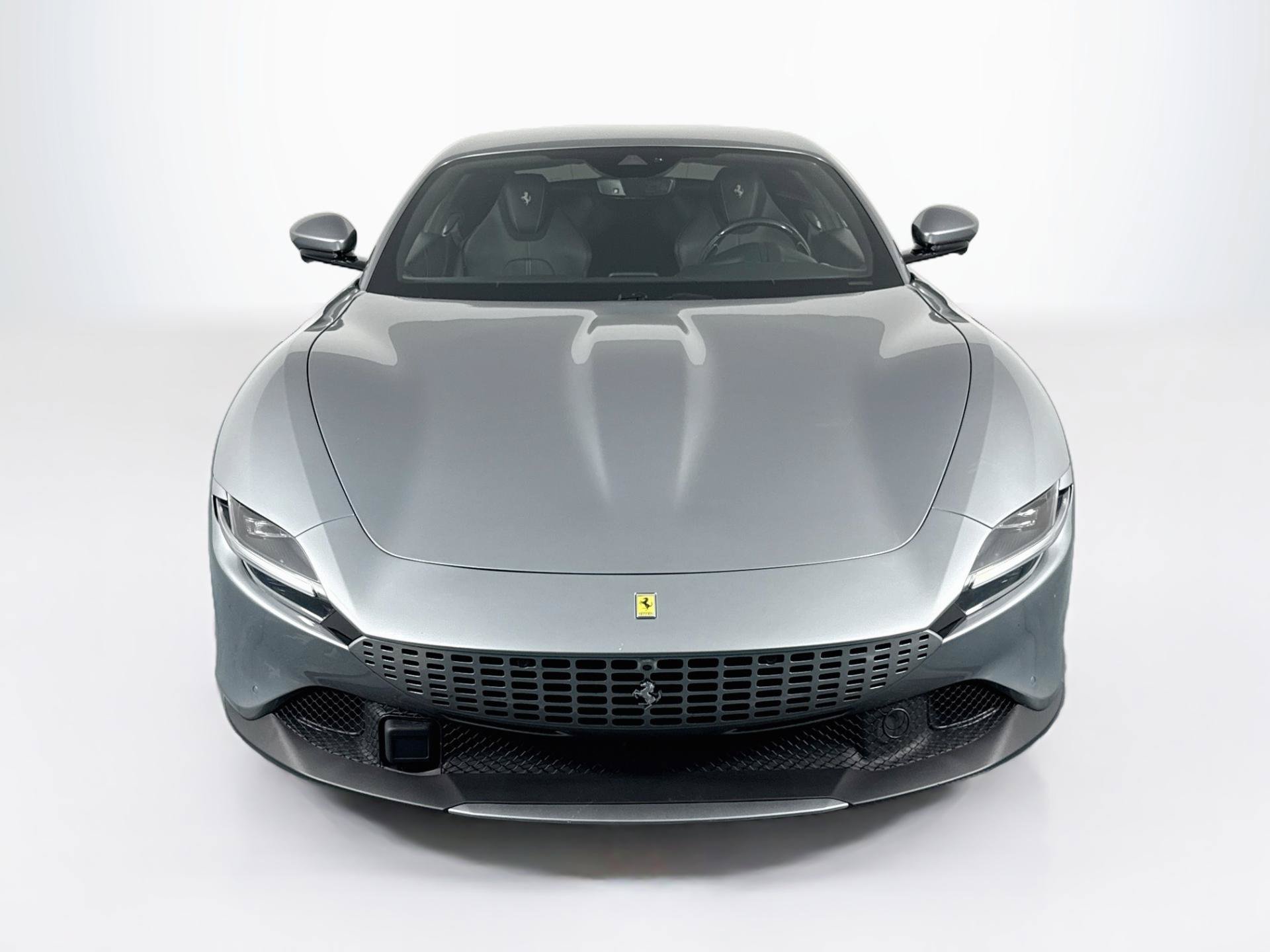 Used 2021 Ferrari Roma RWD image 2