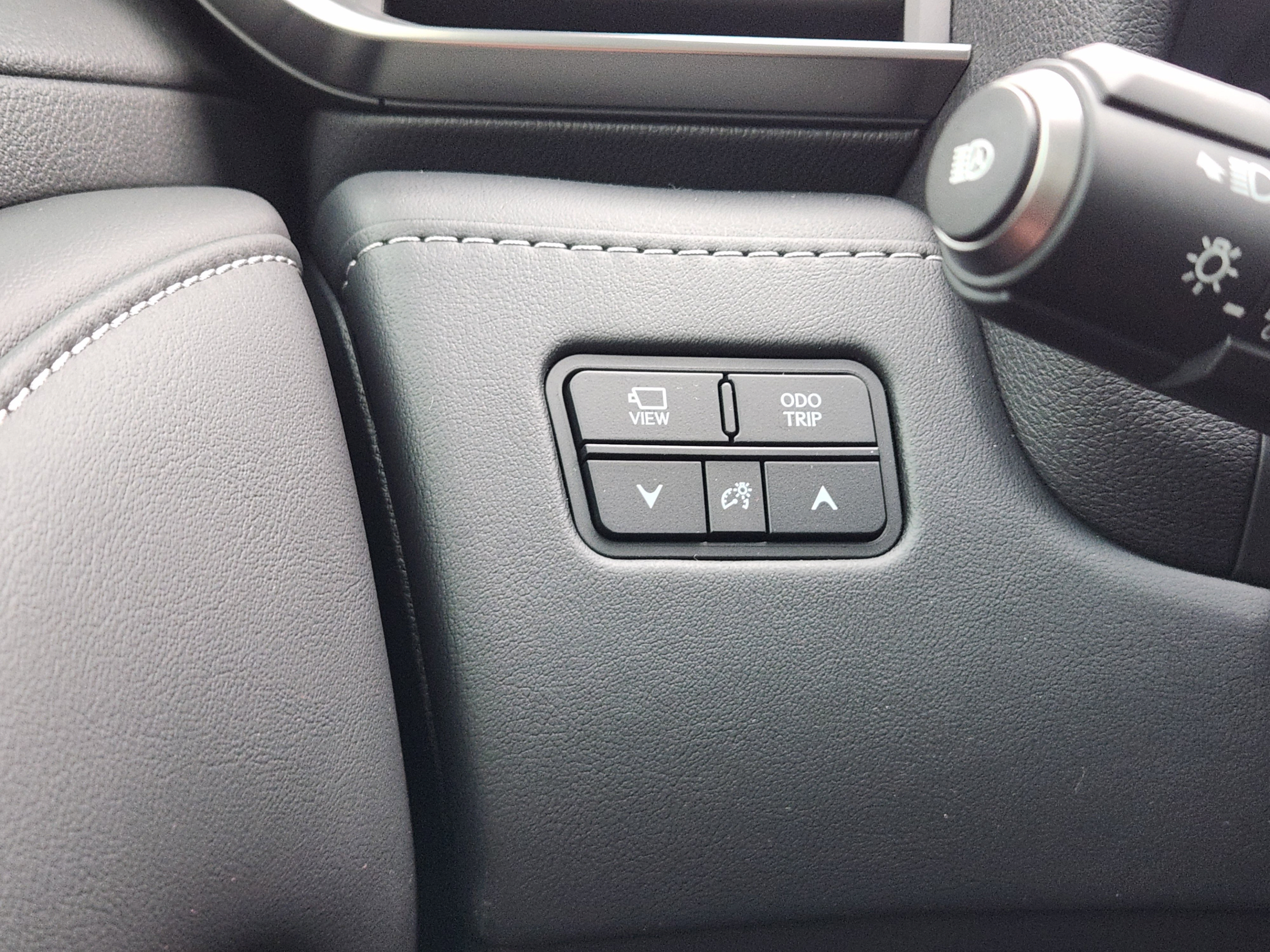 New 2026 Lexus LX 700h Luxury AWD/4WD image 13