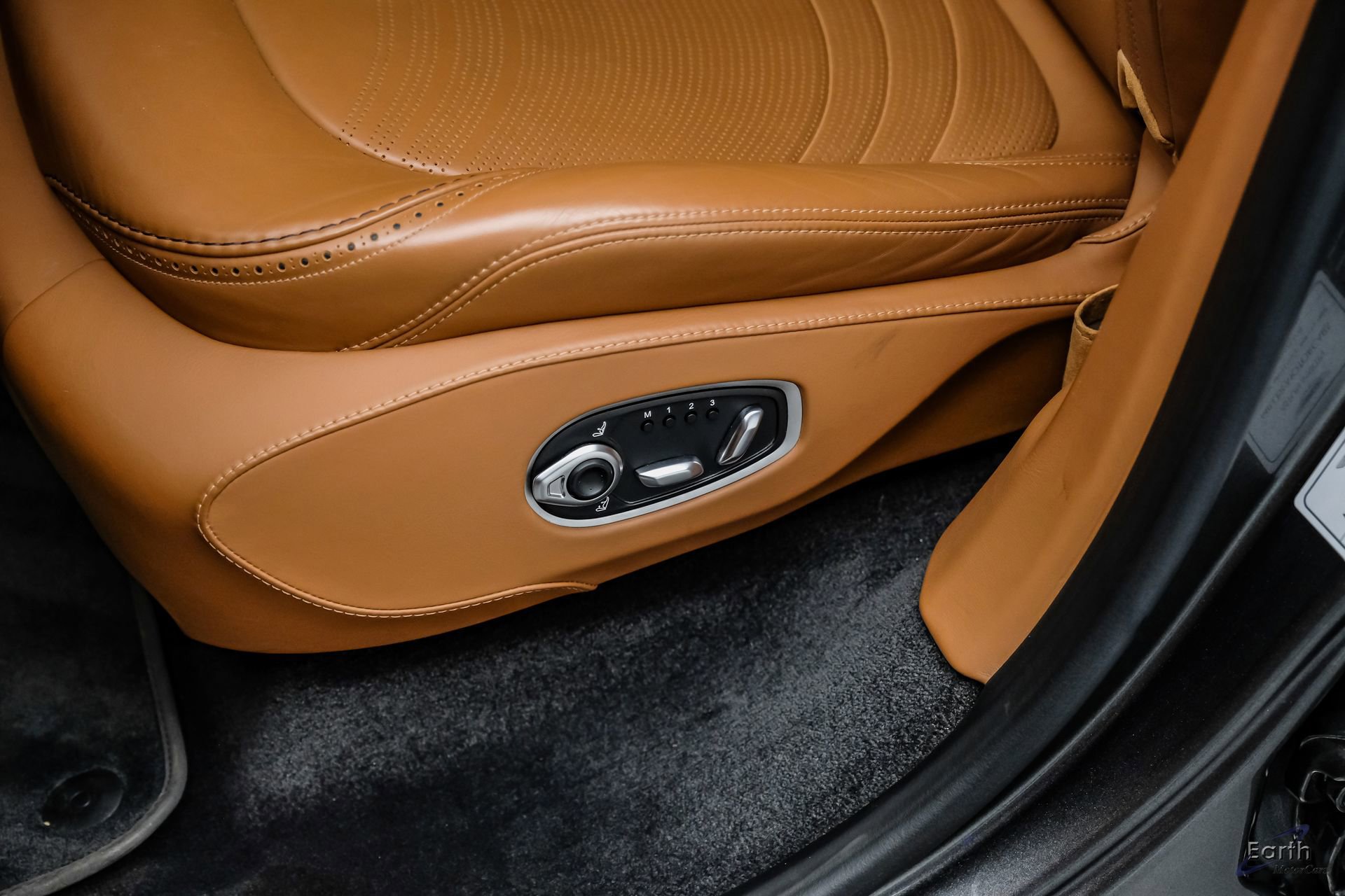 Used 2023 Aston Martin DBX 707 image 41
