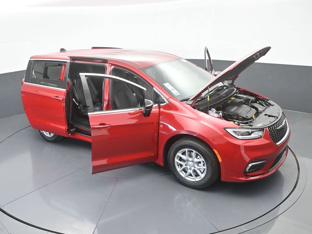 New 2026 Chrysler Pacifica Select image 67