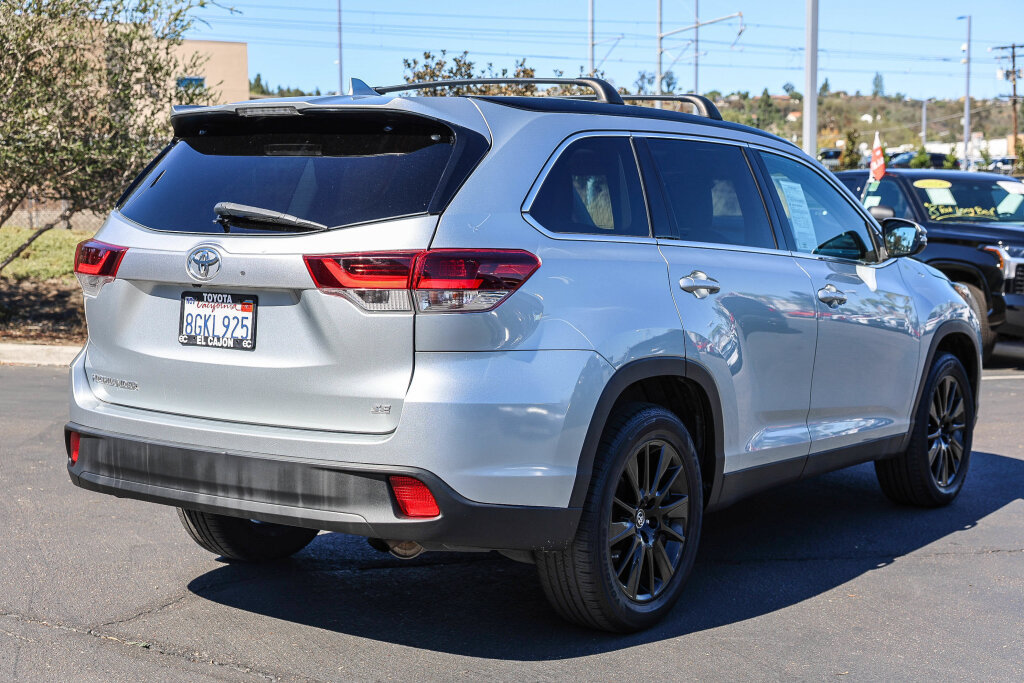 Used 2019 Toyota Highlander SE FWD image 26