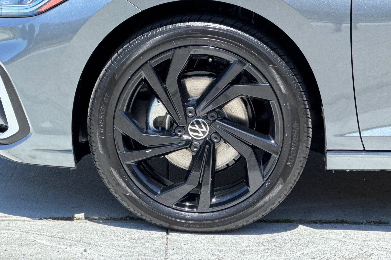 New 2026 Volkswagen Jetta SE FWD image 24