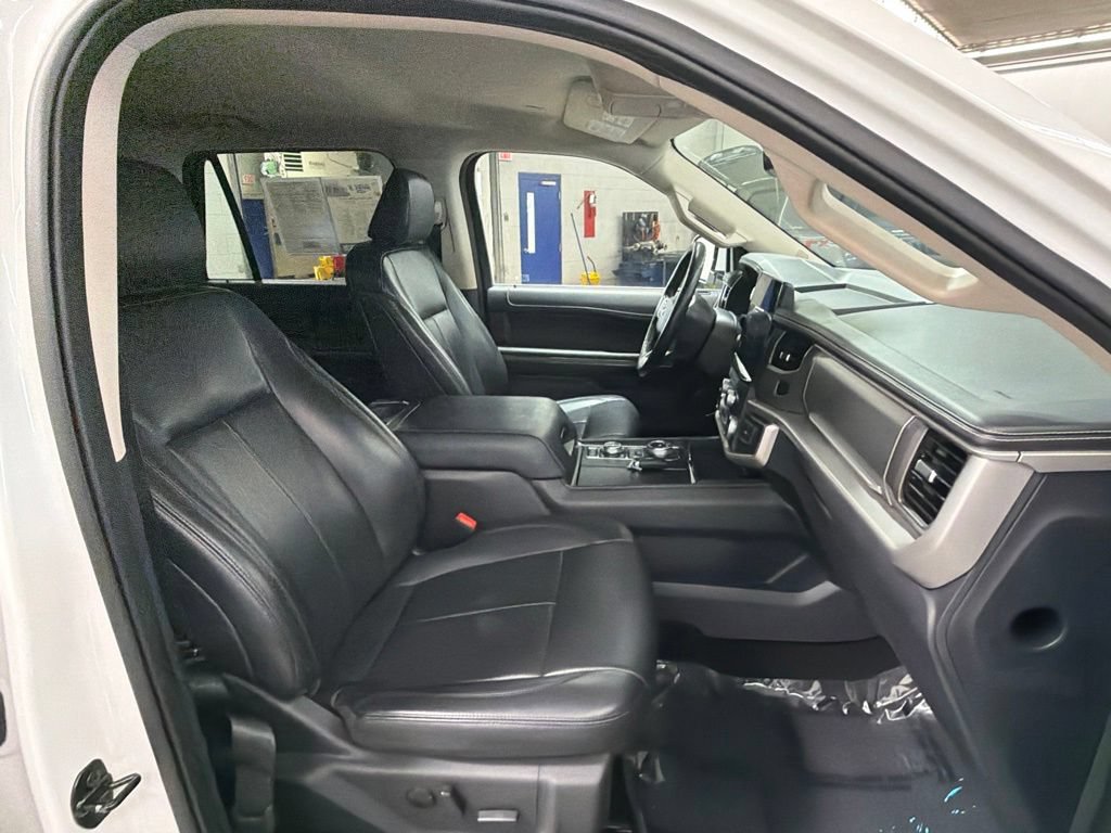 Used 2022 Ford Expedition Max XLT AWD/4WD image 9