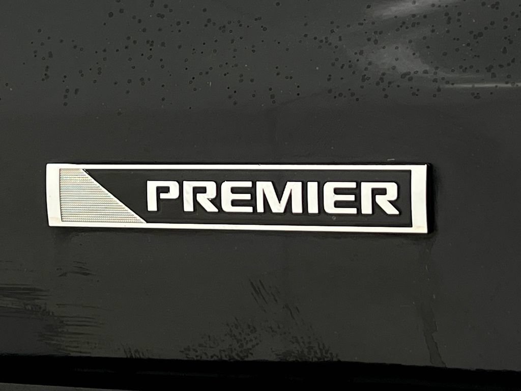 Used 2018 Chevrolet Suburban Premier AWD/4WD image 48