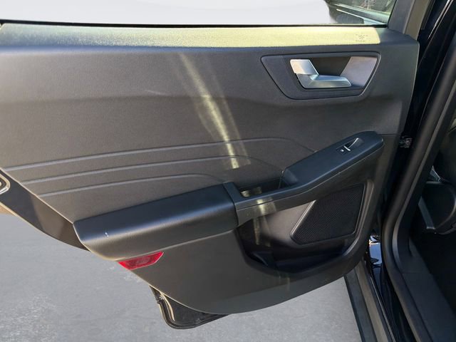 Used 2023 Ford Escape ST-Line image 14