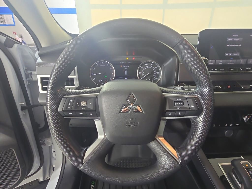 Used 2024 Mitsubishi Outlander ES FWD image 14