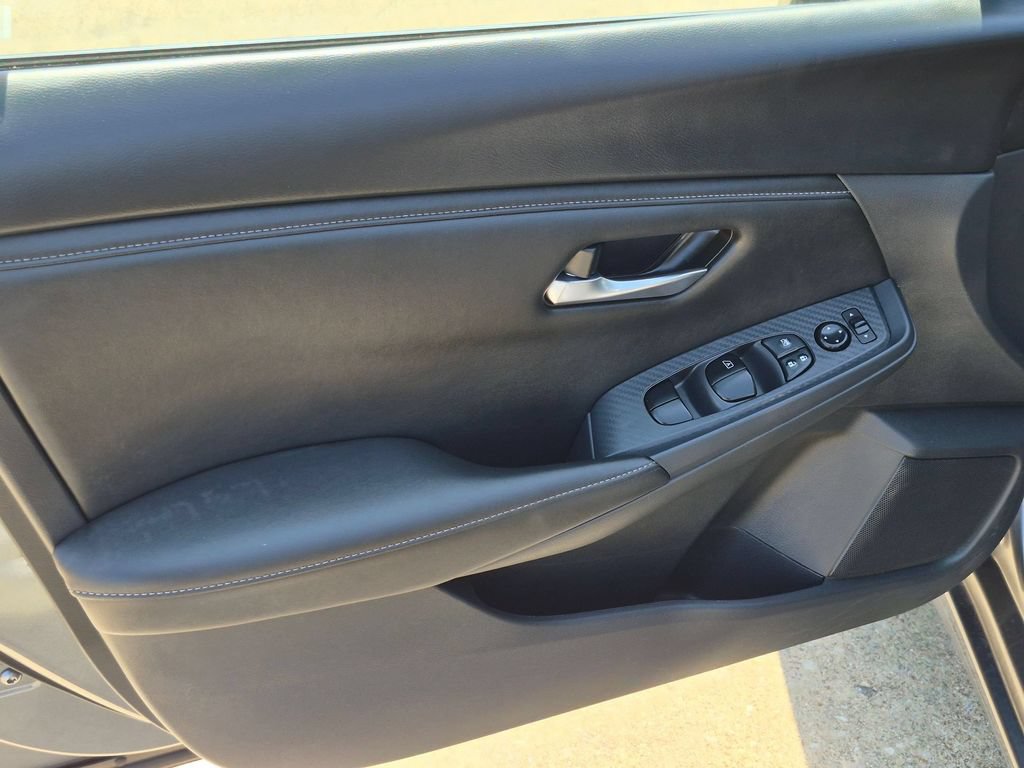 Used 2025 Nissan Sentra SV FWD image 11