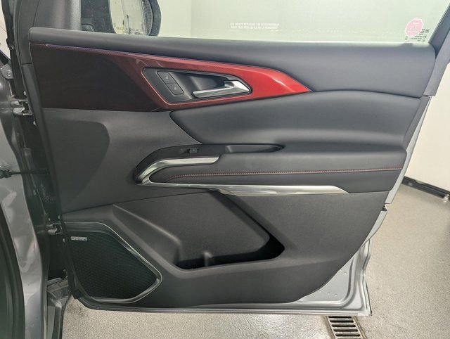 Used 2024 Chevrolet Traverse RS image 22