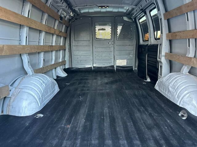 Used 2017 GMC Savana 2500 image 16