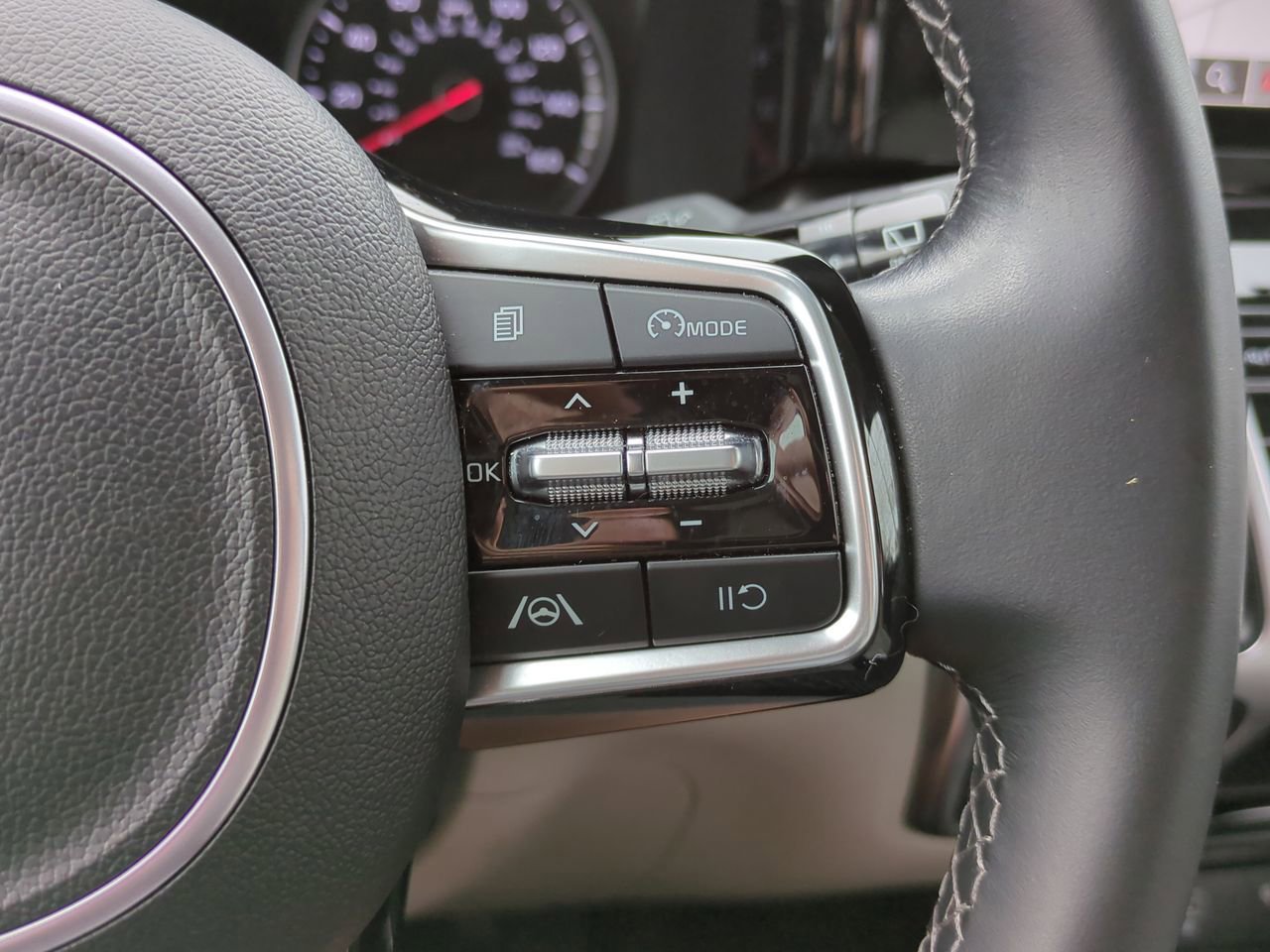 Certified 2023 Kia Sorento S image 26