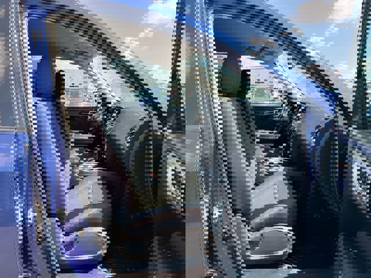 Used 2017 Nissan Pathfinder SV AWD/4WD image 27