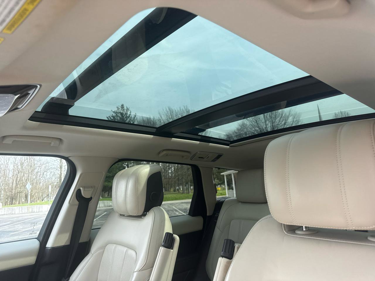 Used 2018 Land Rover Range Rover Sport HSE image 12