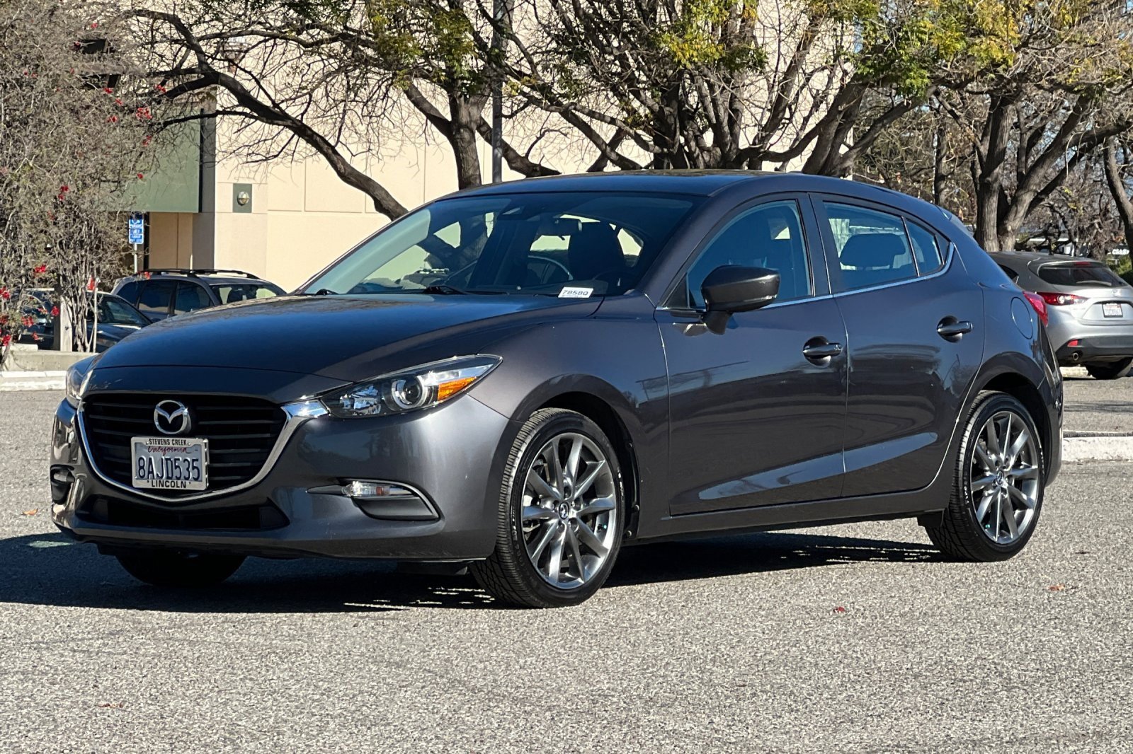 Used 2018 MAZDA MAZDA3 Touring image 8