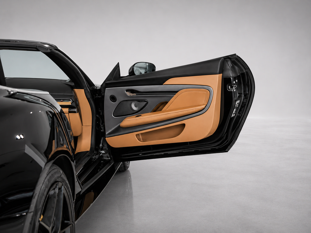 New 2026 Aston Martin Vanquish Convertible RWD image 29