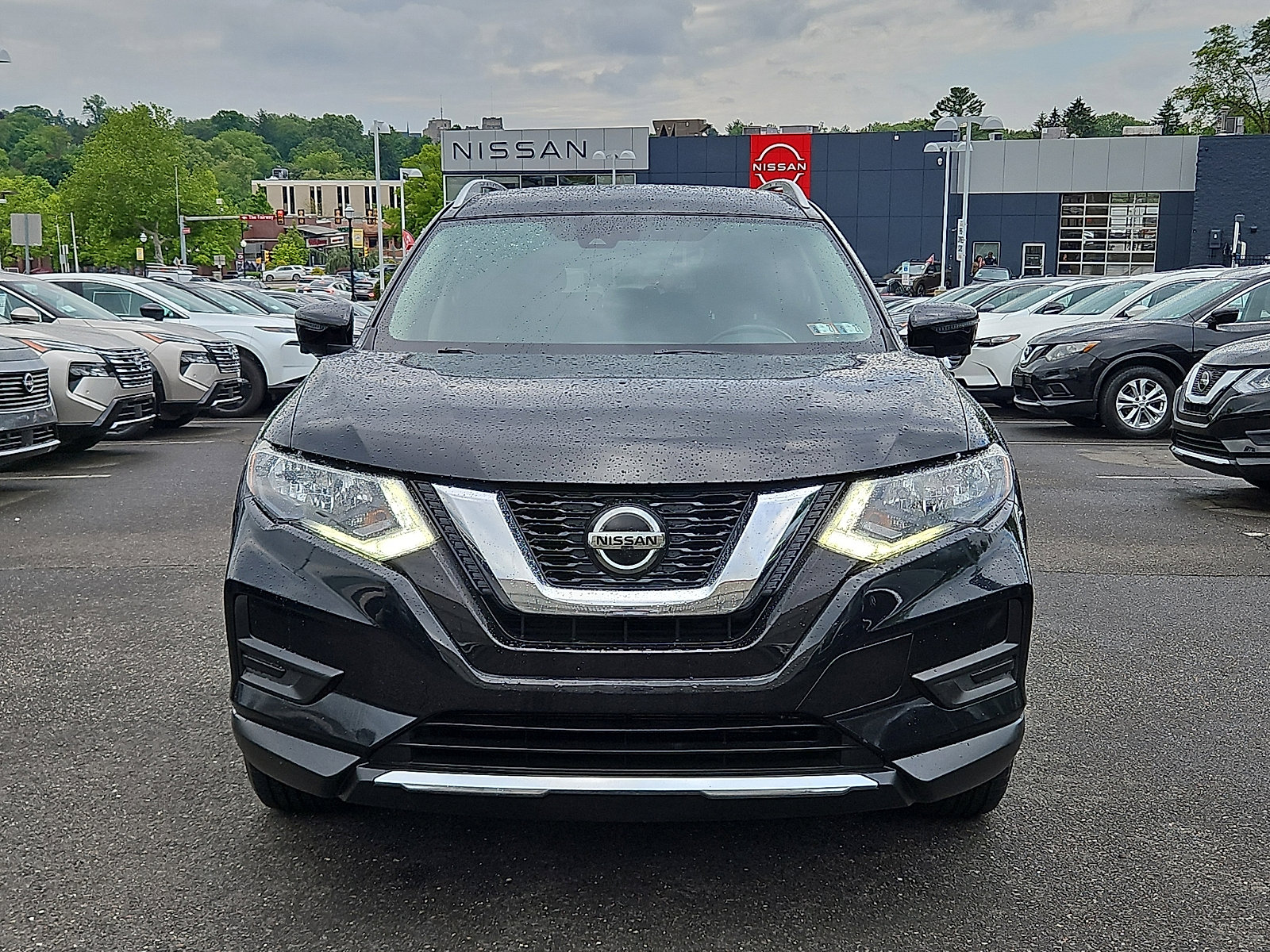 Certified 2020 Nissan Rogue SV w/ Premium Package AWD/4WD image 2