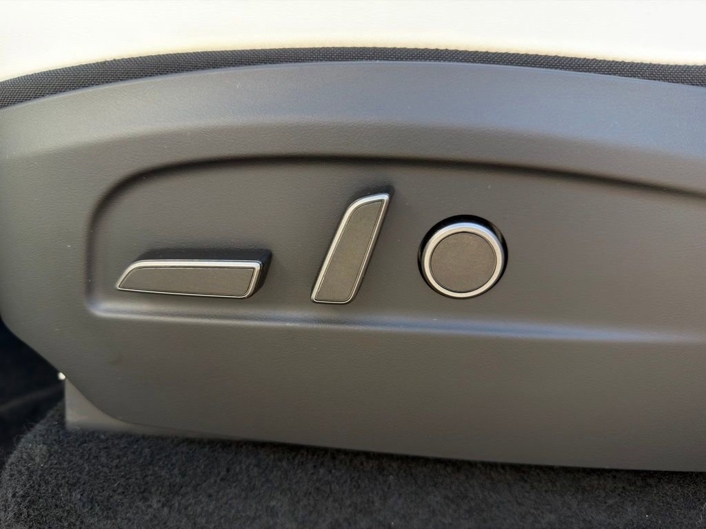 Used 2026 Tesla Model Y Long Range image 18