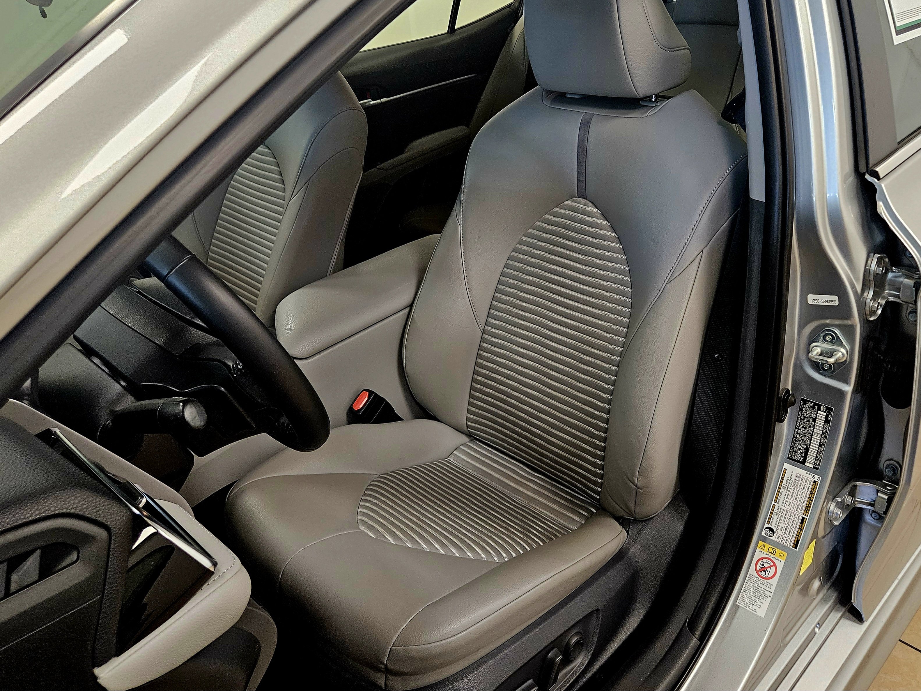 Used 2018 Toyota Camry SE image 28