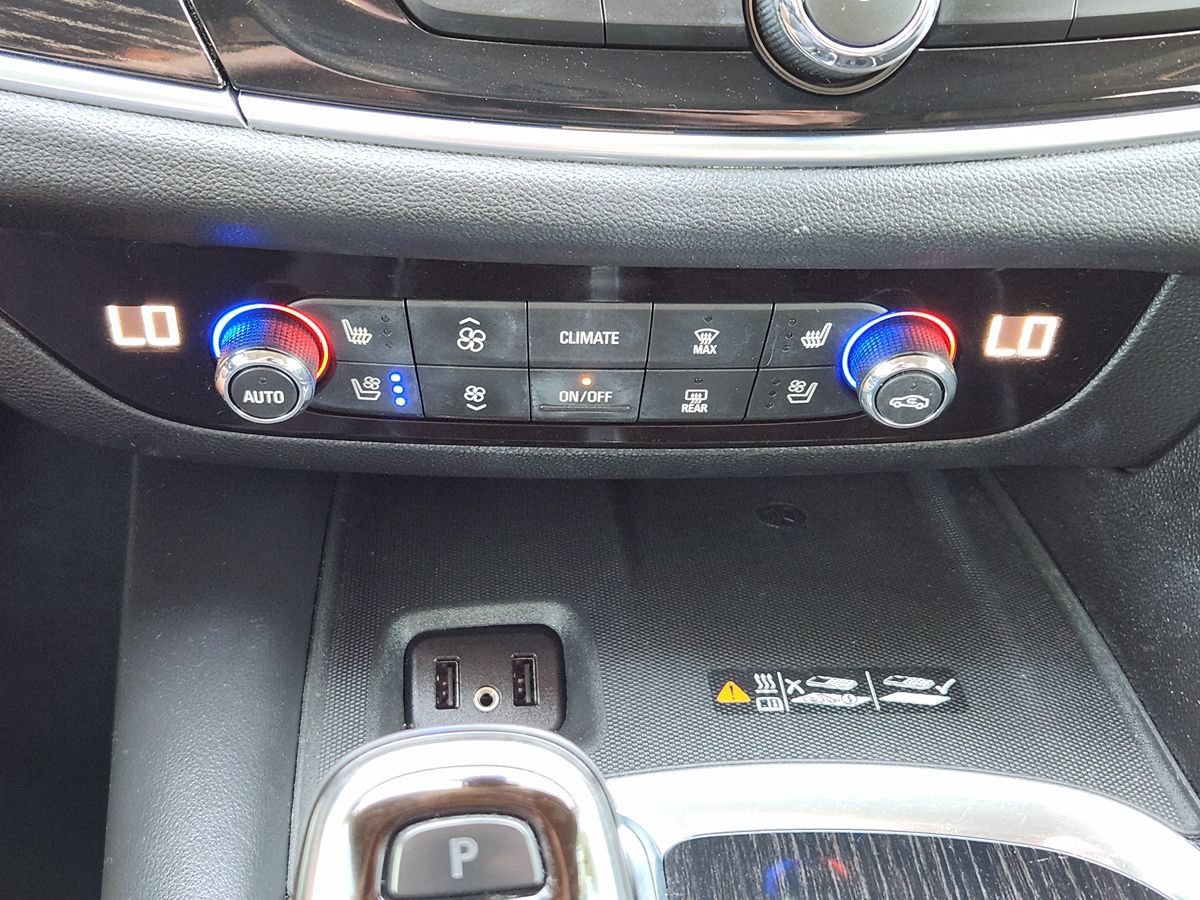 Used 2019 Buick Enclave Avenir w/ Avenir Technology Package FWD image 40