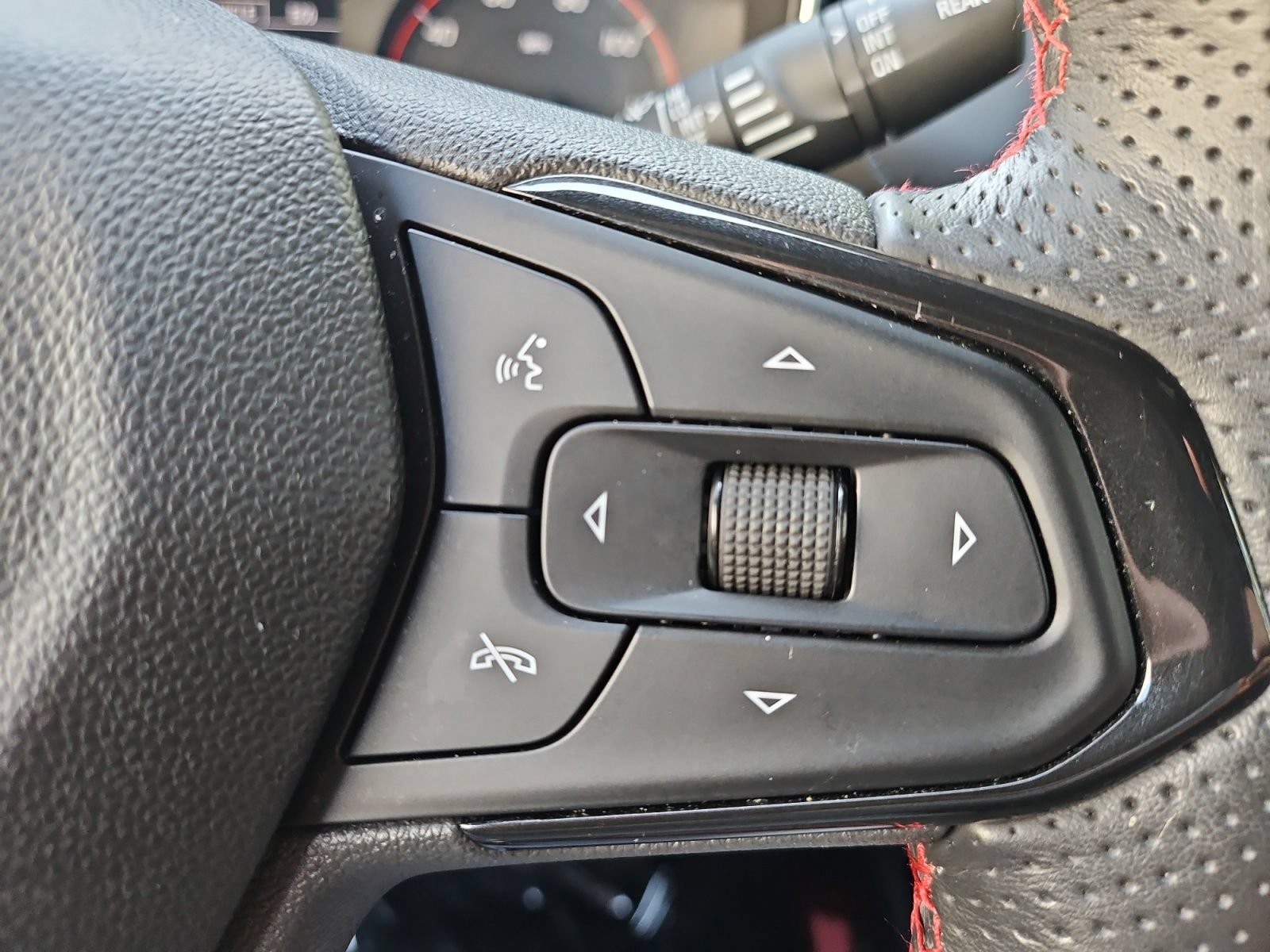 Used 2023 Chevrolet TrailBlazer RS FWD image 29