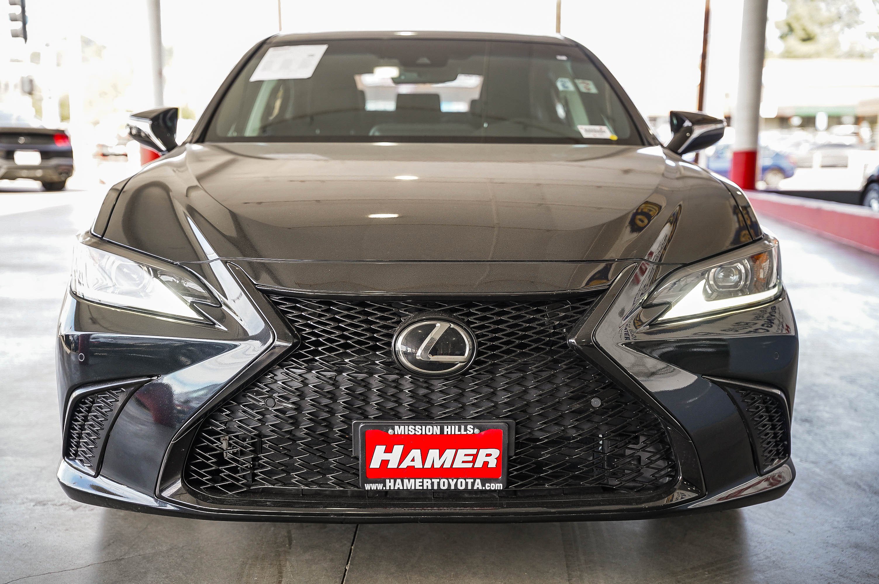 Used 2023 Lexus ES 300h w/ Premium Package image 2