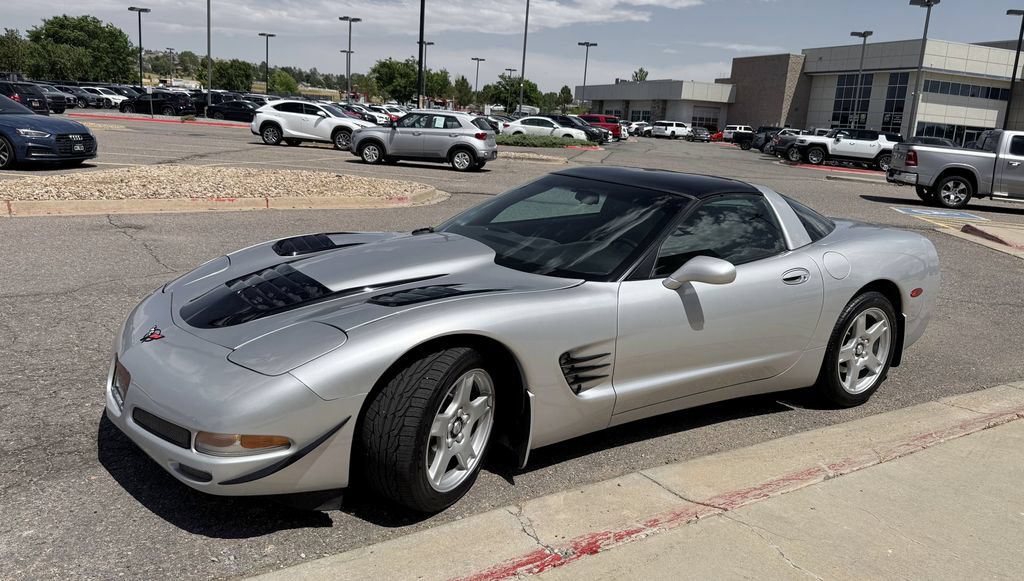 Used 1999 Chevrolet Corvette Coupe RWD image 4