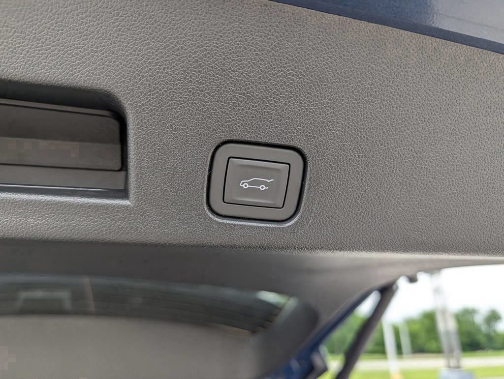 New 2026 GMC Acadia Denali Ultimate w/ LPO, Floor Liner Package AWD/4WD image 40