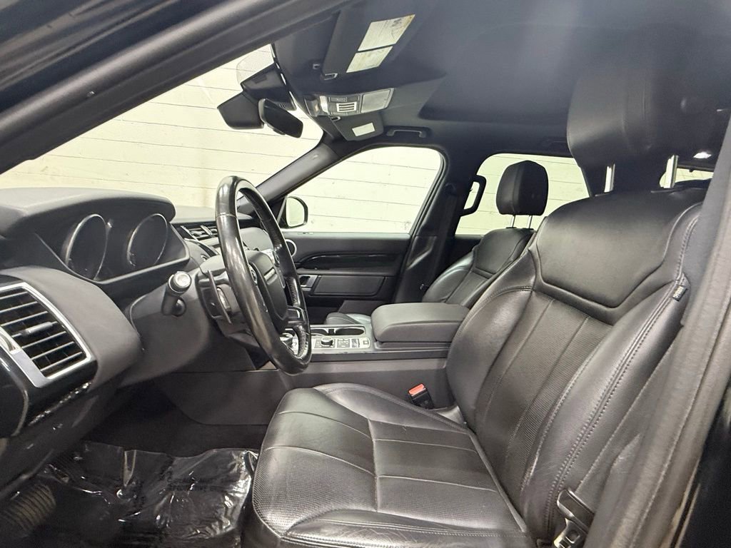 Used 2017 Land Rover Discovery SE image 38