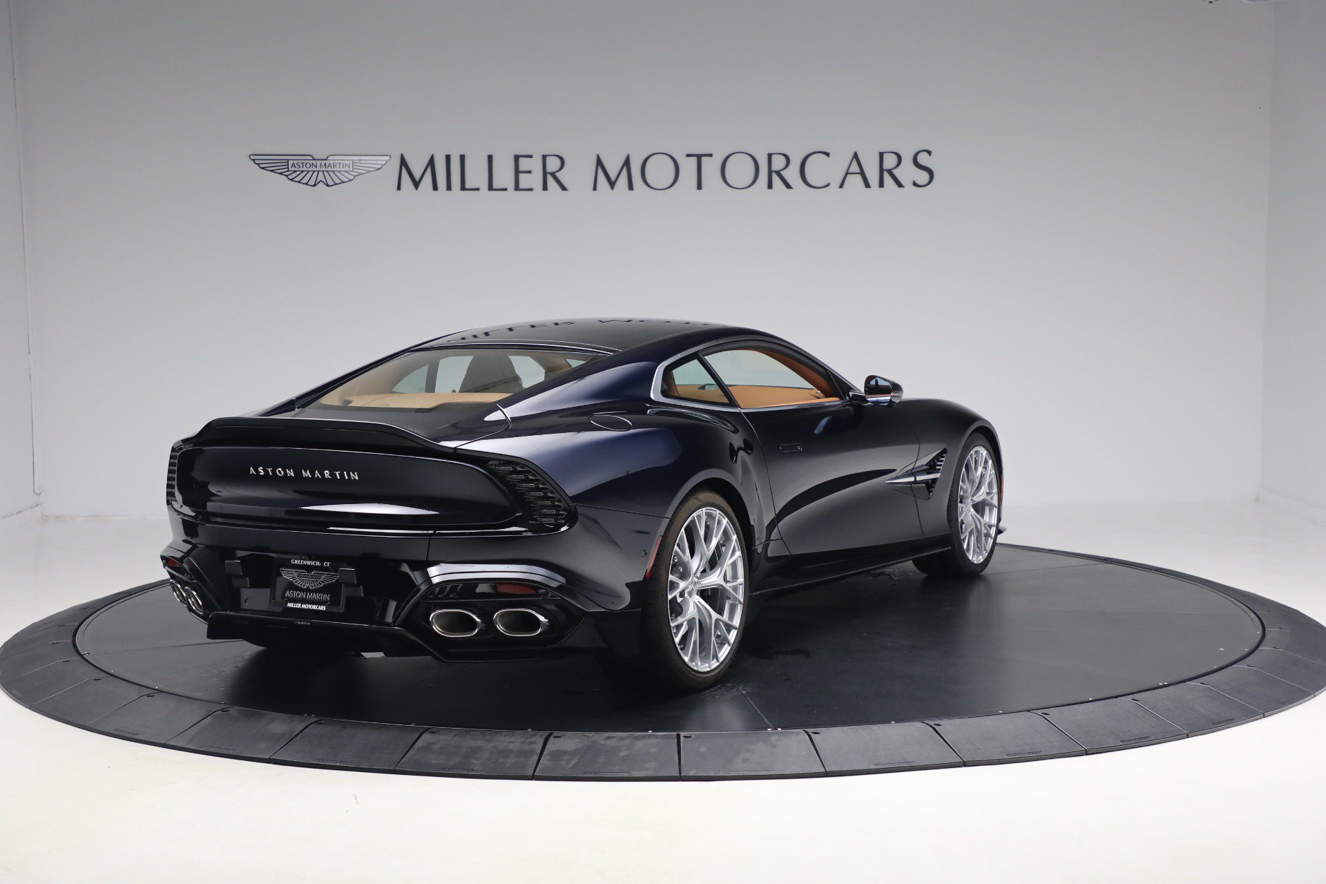 New 2026 Aston Martin Vanquish RWD image 7
