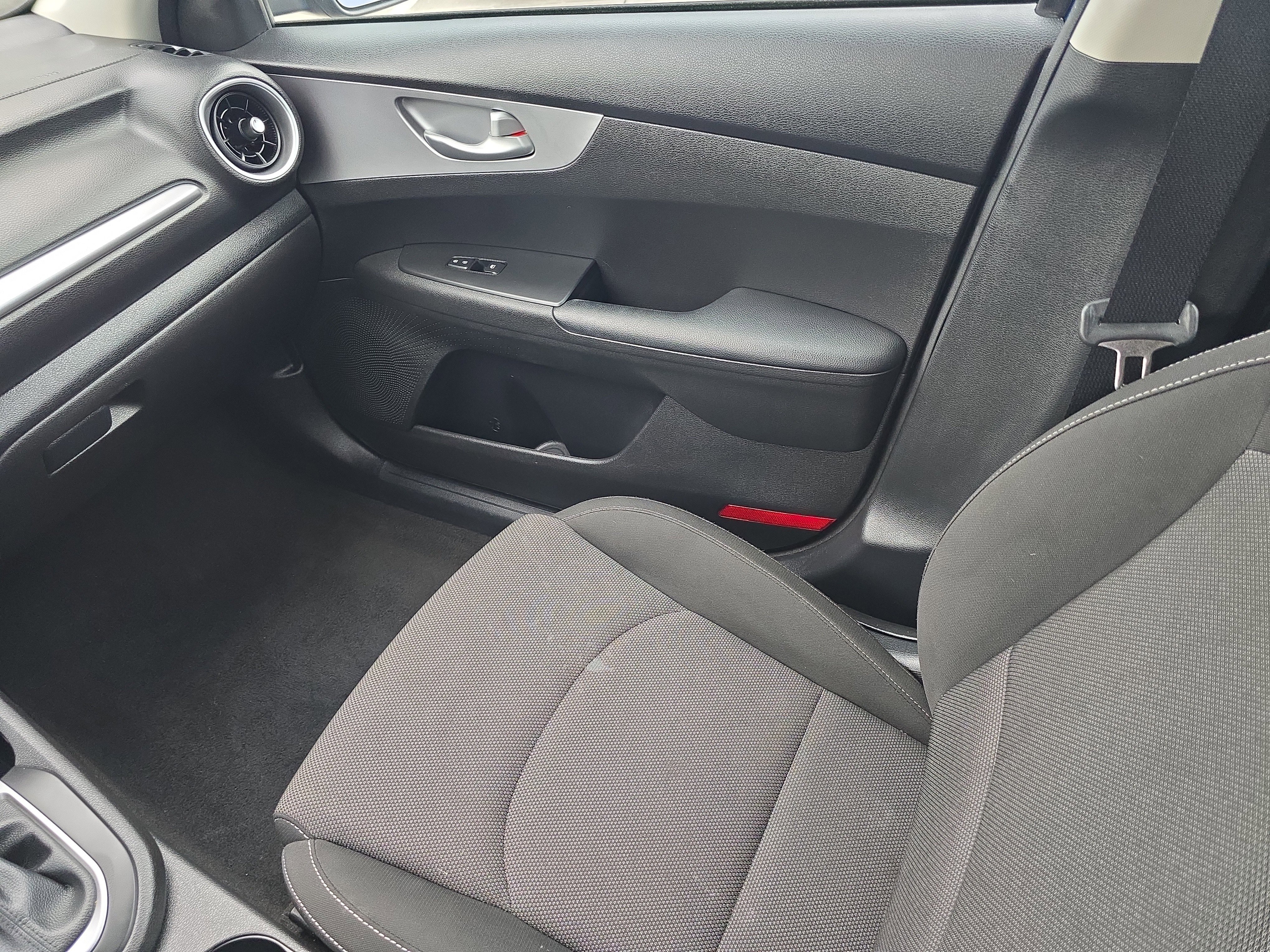Certified 2023 Kia Forte LXS w/ LXS Technology Package FWD image 15