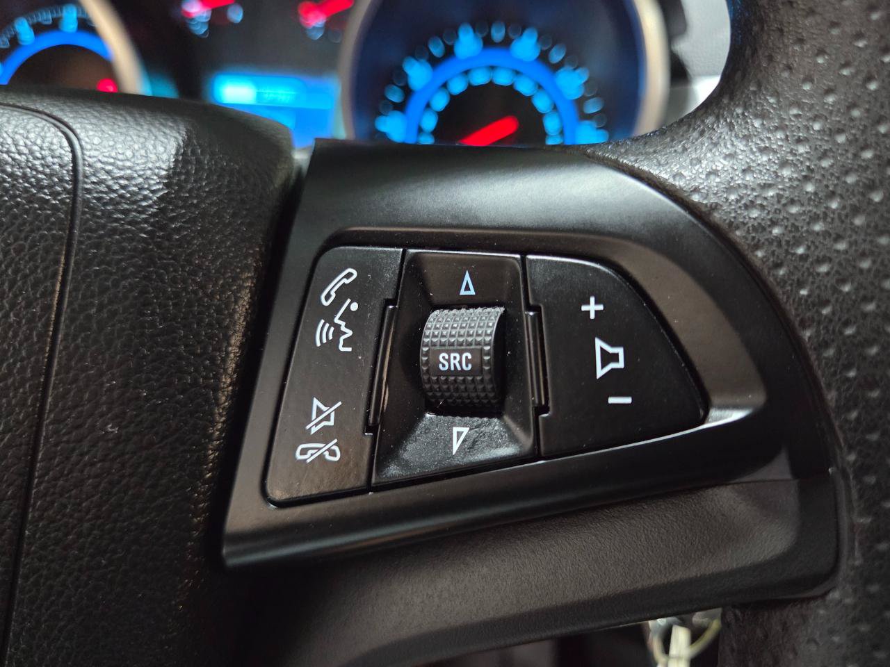 Used 2015 Chevrolet Cruze LT FWD image 26