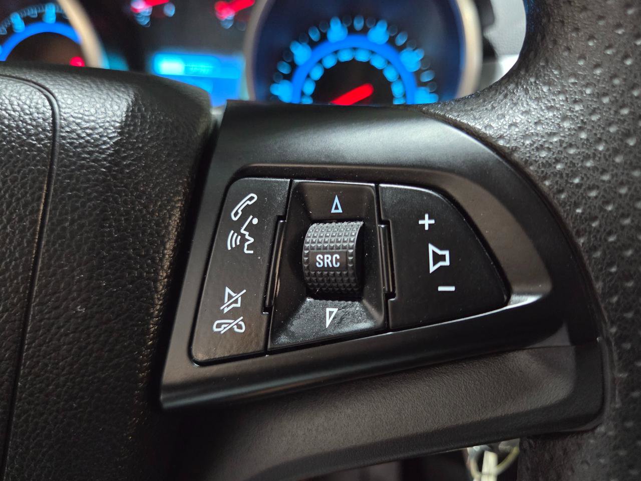 Used 2015 Chevrolet Cruze LT FWD image 26
