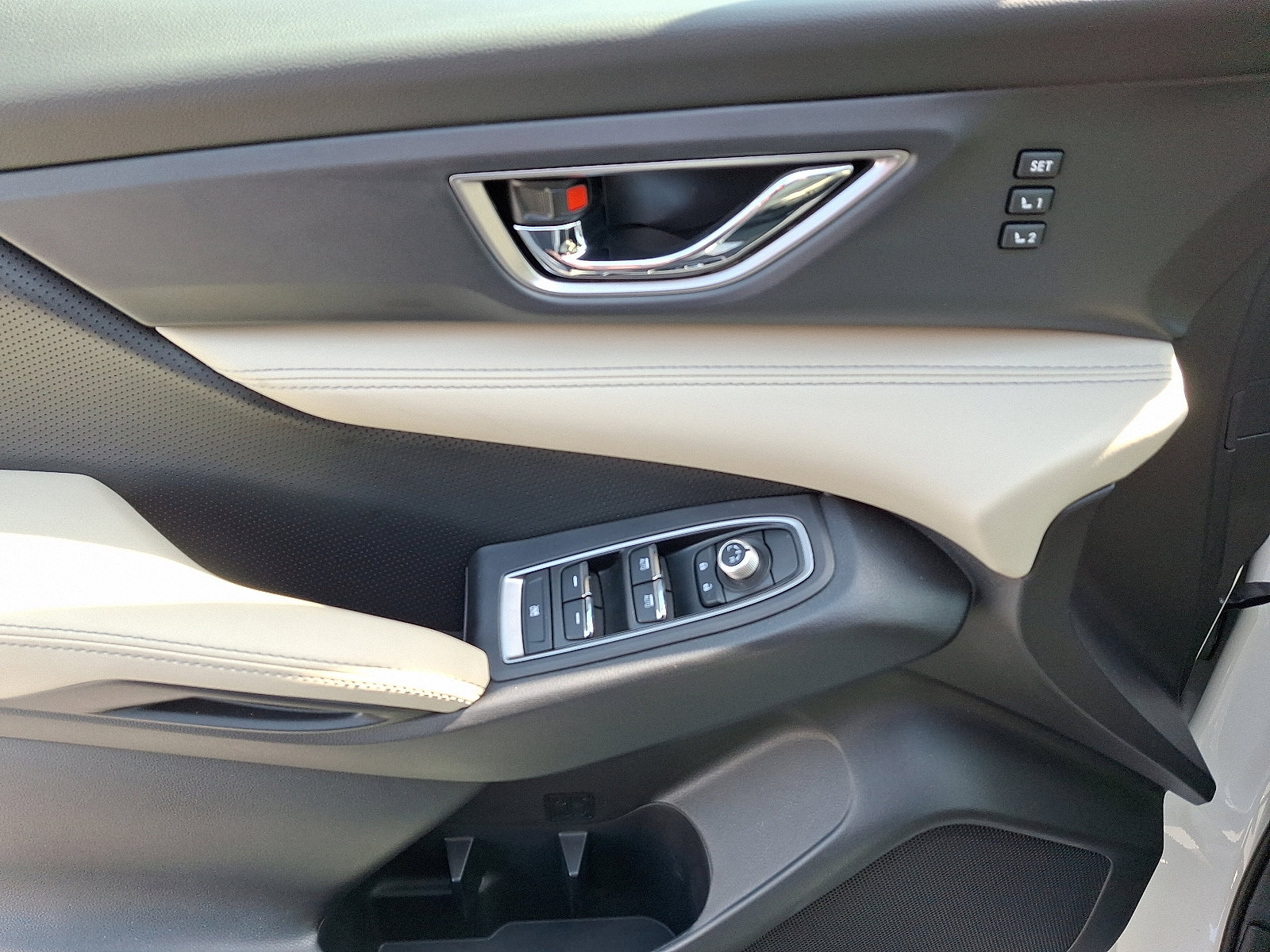 Certified 2024 Subaru Ascent Limited w/ Popular Package #2 image 19