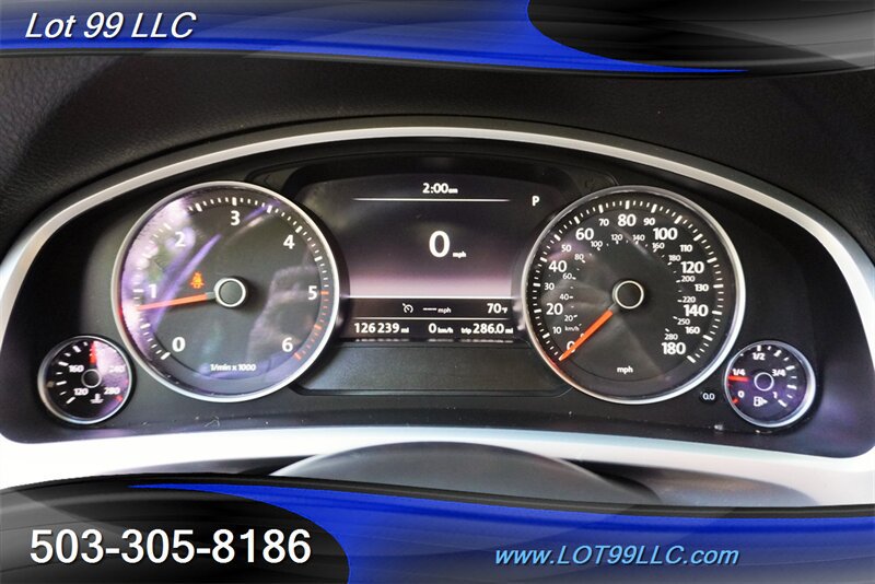 Used 2013 Volkswagen Touareg Executive AWD/4WD image 27