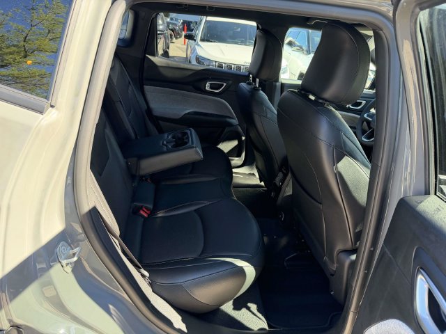 Certified 2023 Jeep Compass Latitude AWD/4WD image 24