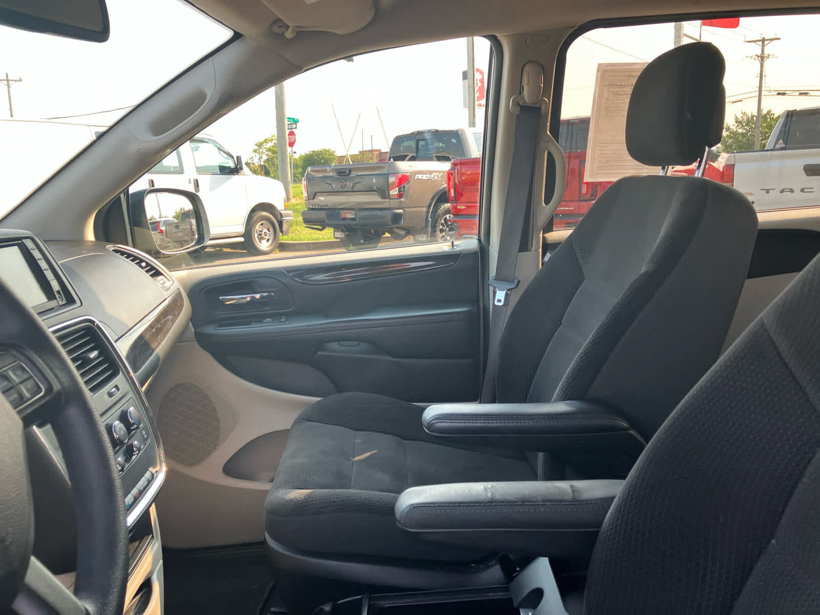 Used 2019 Dodge Grand Caravan SE FWD image 10