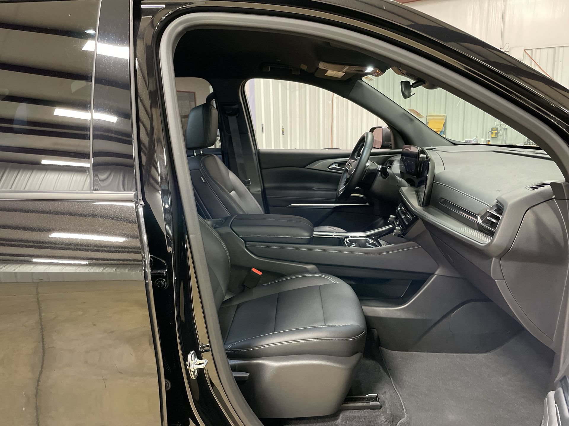 Used 2026 Chevrolet Traverse LT AWD/4WD image 29