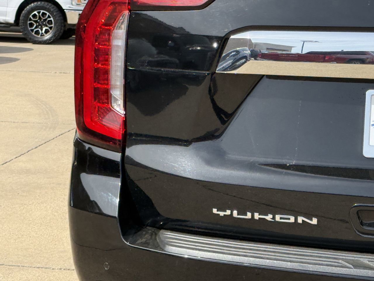 Used 2022 GMC Yukon XL SLT image 7