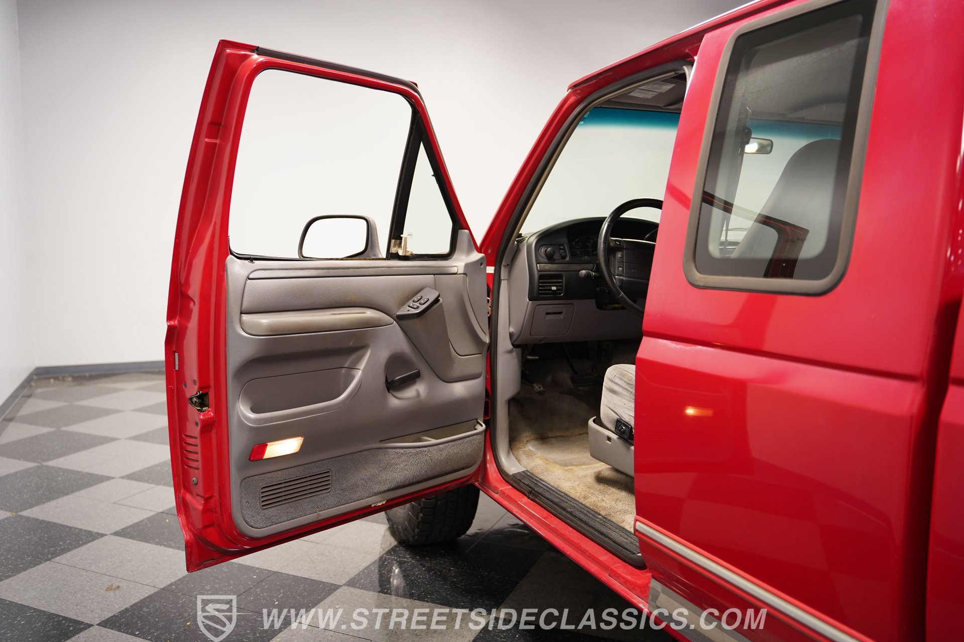 Used 1994 Ford F150 XLT image 36