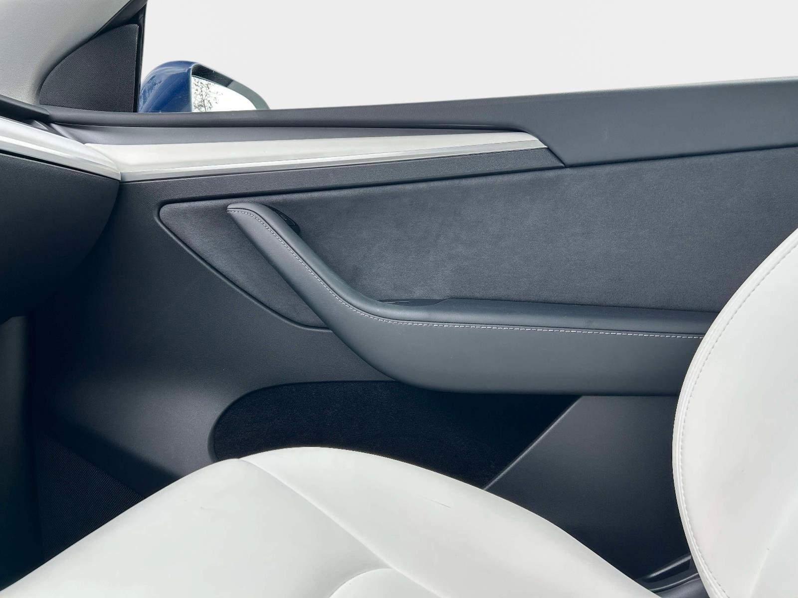 Used 2024 Tesla Model Y Performance image 19